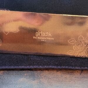 Girlactik The Essential Palette Vol. 2 - Gold and Brown Eyeshadow